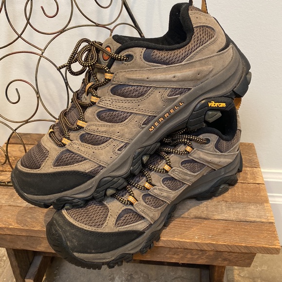 Merrell’s Men’s Moab 3 Hiking Shoe - Picture 3 of 8